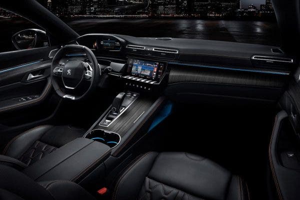 Peugeot 508 interior