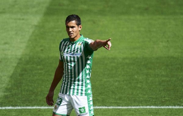 Mandi, próximo a salir del Real Betis