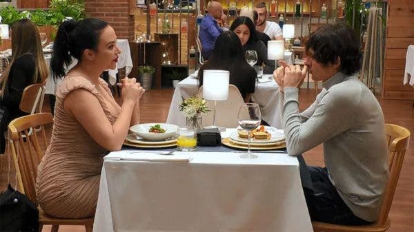 Sarah First Dates
