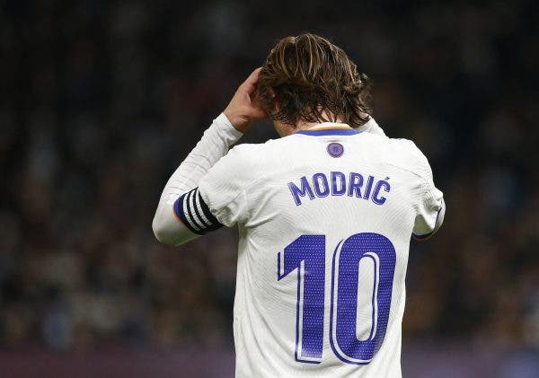 Luka Modric sigue sin definir lo que pasará con su futuro en el Real Madrid y Florentino toma una decisión