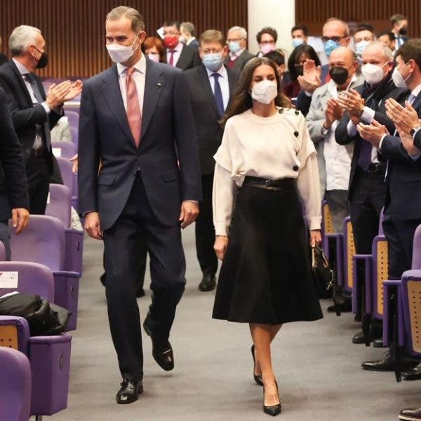 La falda de la Reina Letizia causó furor