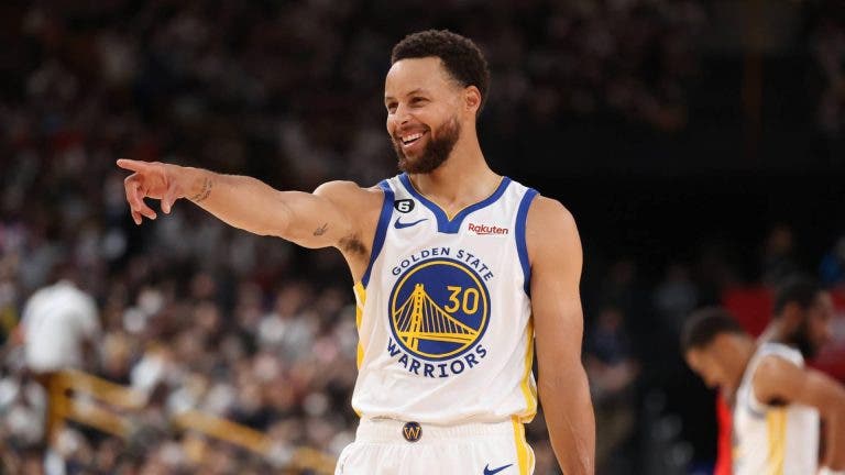 Curry podrá contar con un refuerzo de lujo en los Warriors