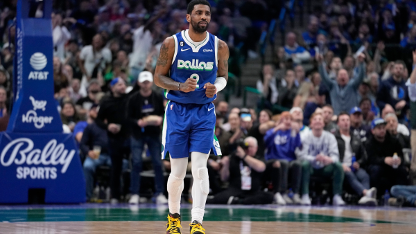 Los Mavericks se meten en un lío con la renovación de Kyrie Irving