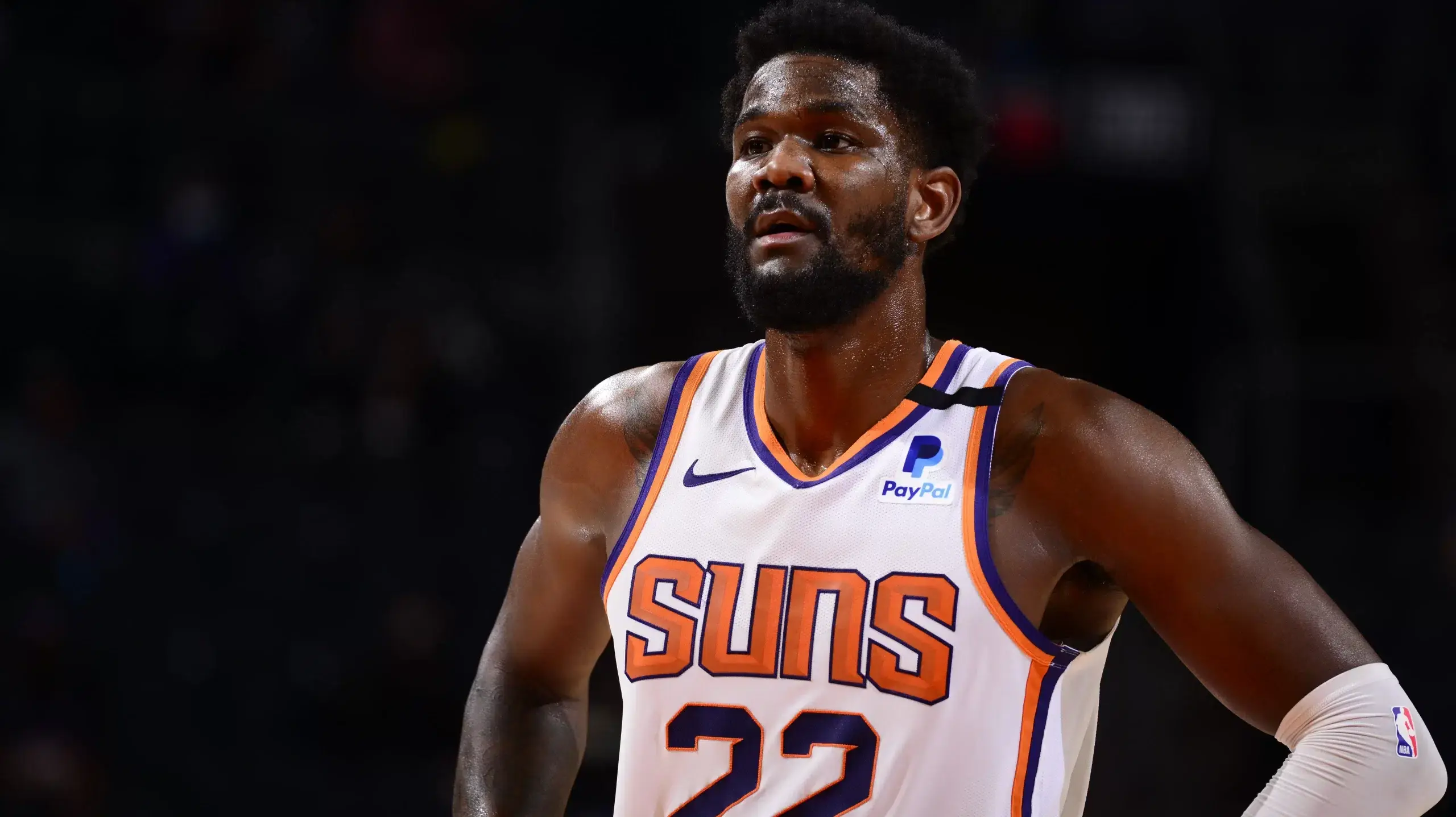 Dallas Mavericks quiere a Deandre Ayton