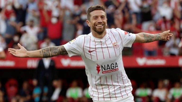 El Sevilla FC le busca una salida al Papu Gómez