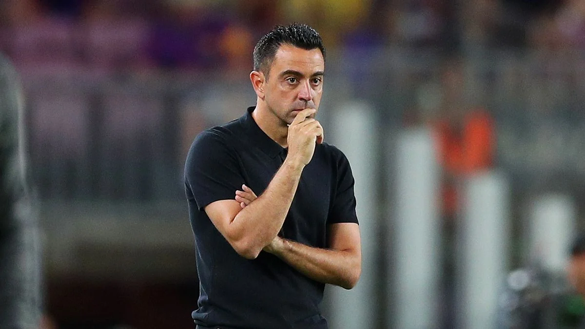 Xavi, molesto con el FC Barcelona por no fichar al pivote que necesita