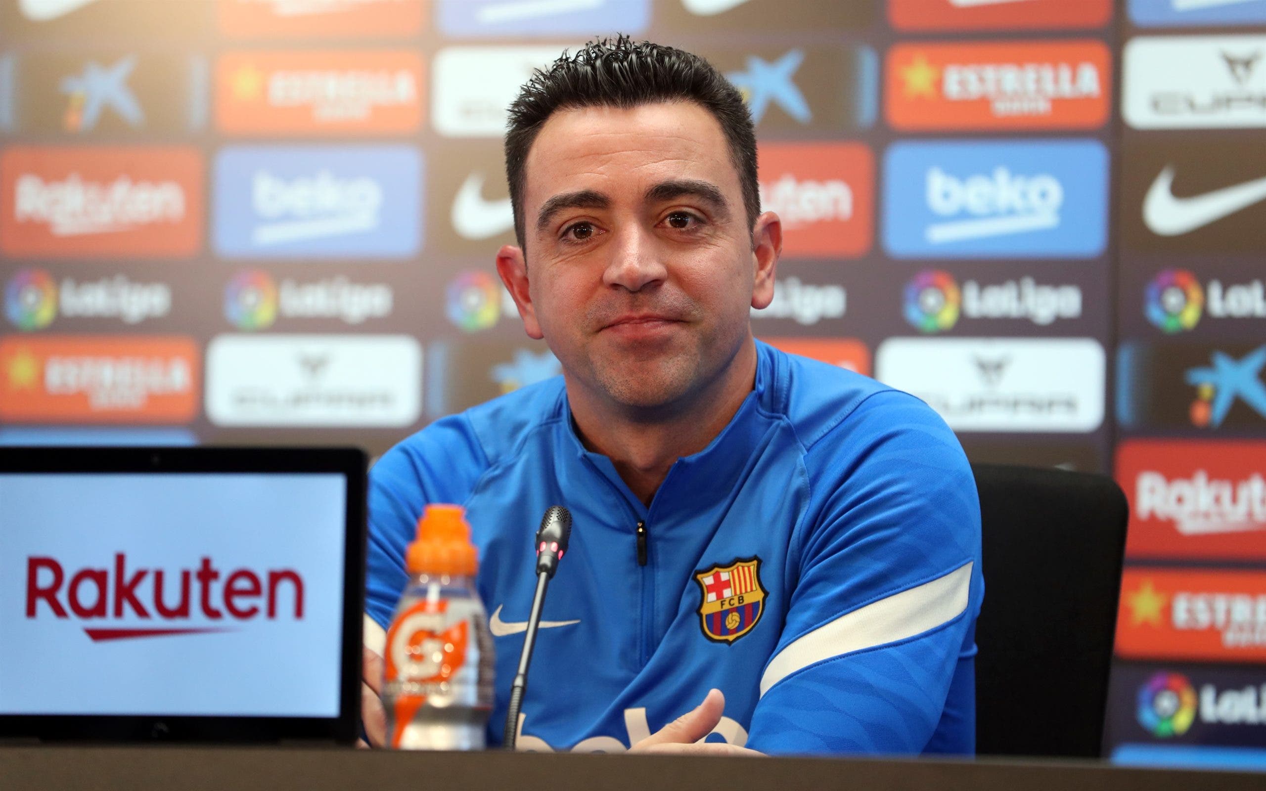 Xavi pide el fichaje de un lateral al FC Barcelona