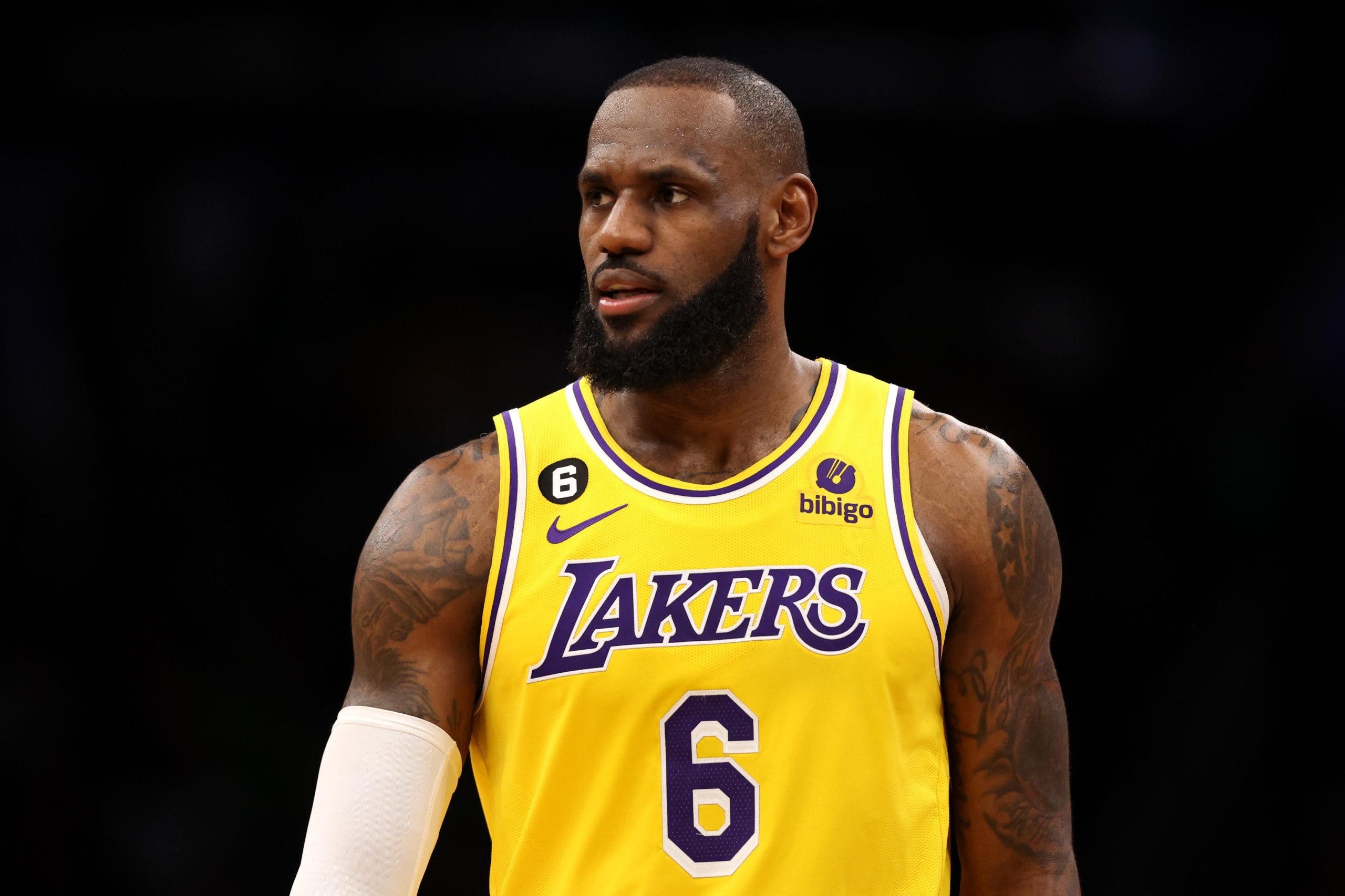 LeBron James podría ser traspasado a Dallas Mavericks