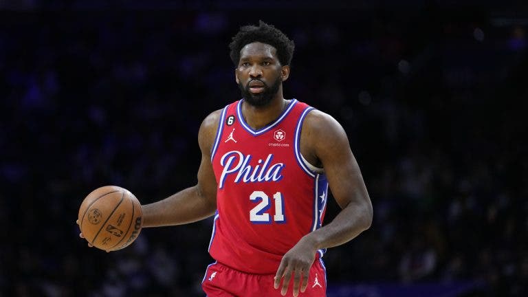 Philadelphia 76ers busca socio para Embiid