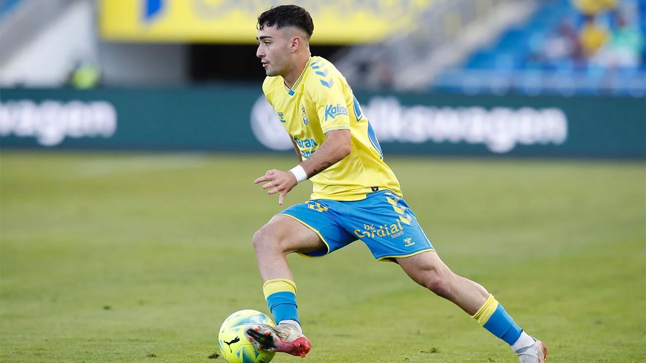 Alberto Moleiro seguirá en Las Palmas