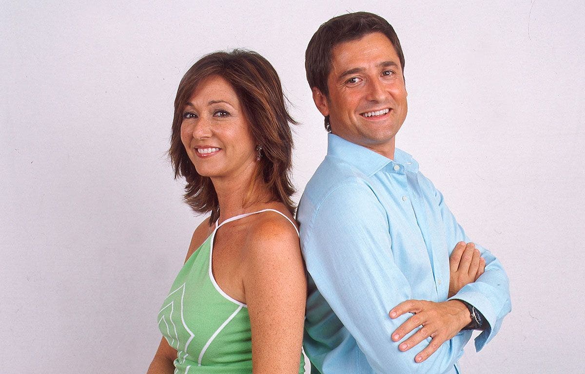 Imagen de Ana Rosa Quintana y Antonio Hidalgo en 'TardeAR', reviviendo su famosa dupla televisiva después de 19 años.