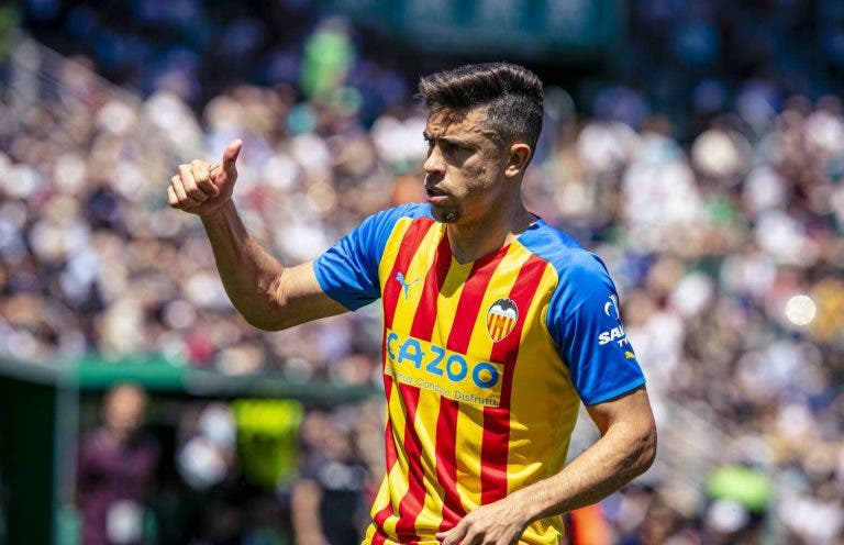 El Valencia CF quiere que Gabriel Paulista salga este verano