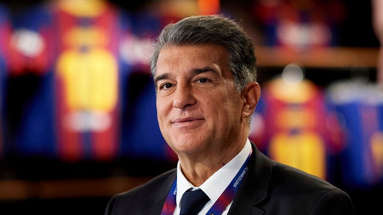 Retrato del presidente del FC Barcelona, Joan Laporta, en una pose oficial.