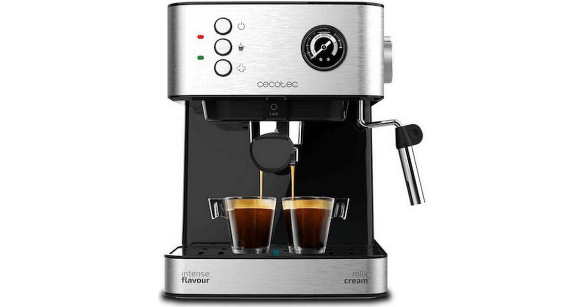 Cafetera Cecotec Power Espresso de Lidl en acero inoxidable sobre una encimera.