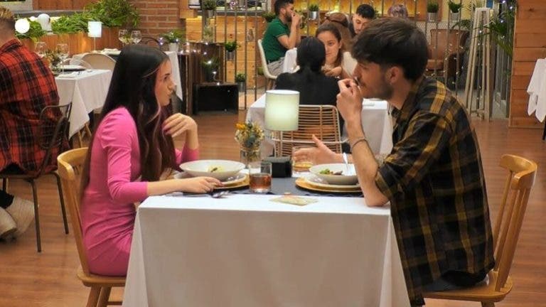 Conversación entre Isabel y Jordi en su cita de First Dates