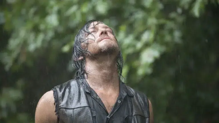 Daryl de "The Walking Dead" en escena de temporada anterior.