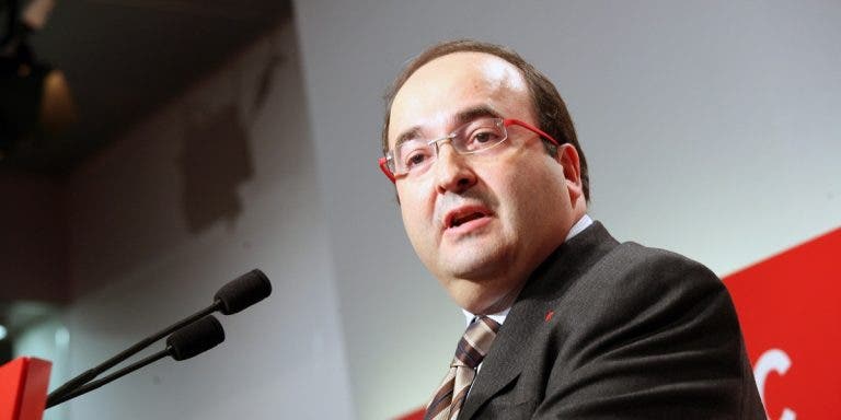 Miquel Iceta durante una conferencia, relacionado con la situación del gobierno Rubiales.
