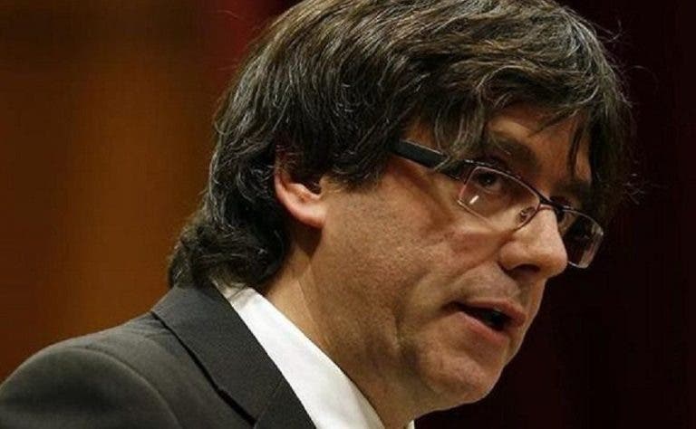 Carles Puigdemont en el contexto del artículo sobre la decisión del TC Puigdemont y Comín.