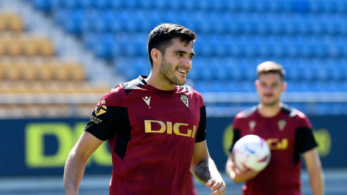 El Cádiz CF busca socio para Maxi Gómez