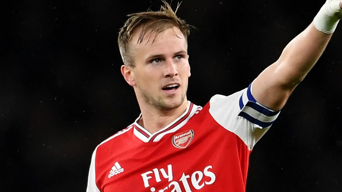 Rob Holding en acción con su anterior equipo; posible incorporación discutida por Setién Villarreal.