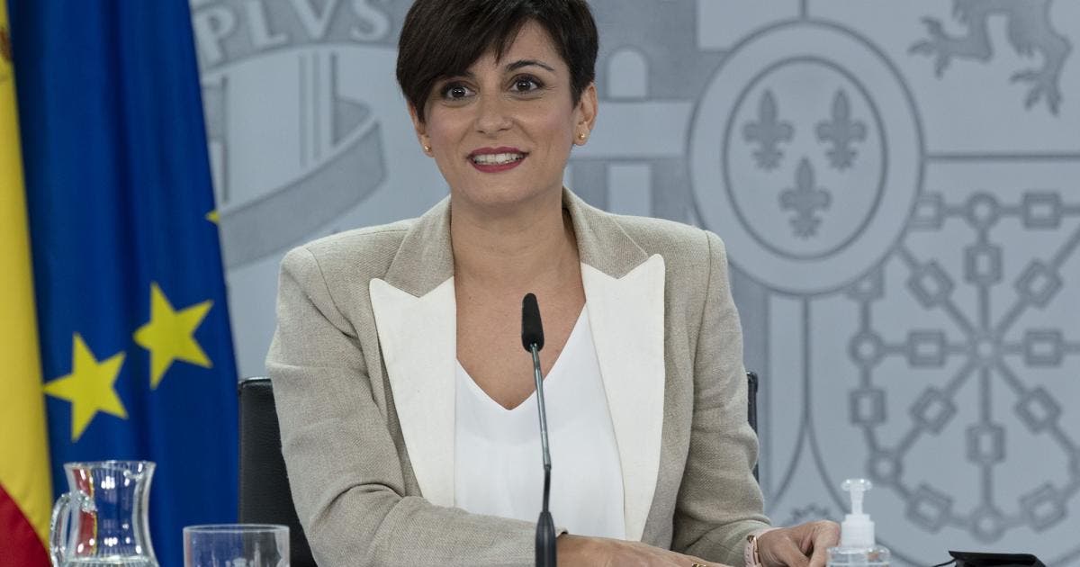 Isabel Rodríguez en una foto, , relacionada con debates sobre la investidura de Feijóo.