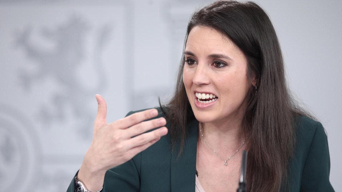 Irene Montero, figura central en la iniciativa de "Me Toca App" para equidad en las tareas del hogar.