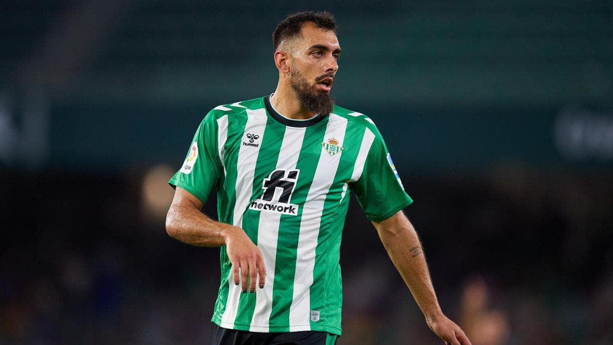 Borja Iglesias no despega en el Betis