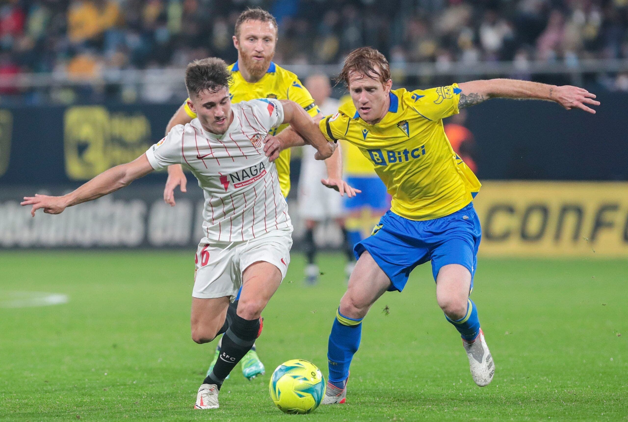 Álex Fernández sopesa abandonar el Cádiz CF en 2024