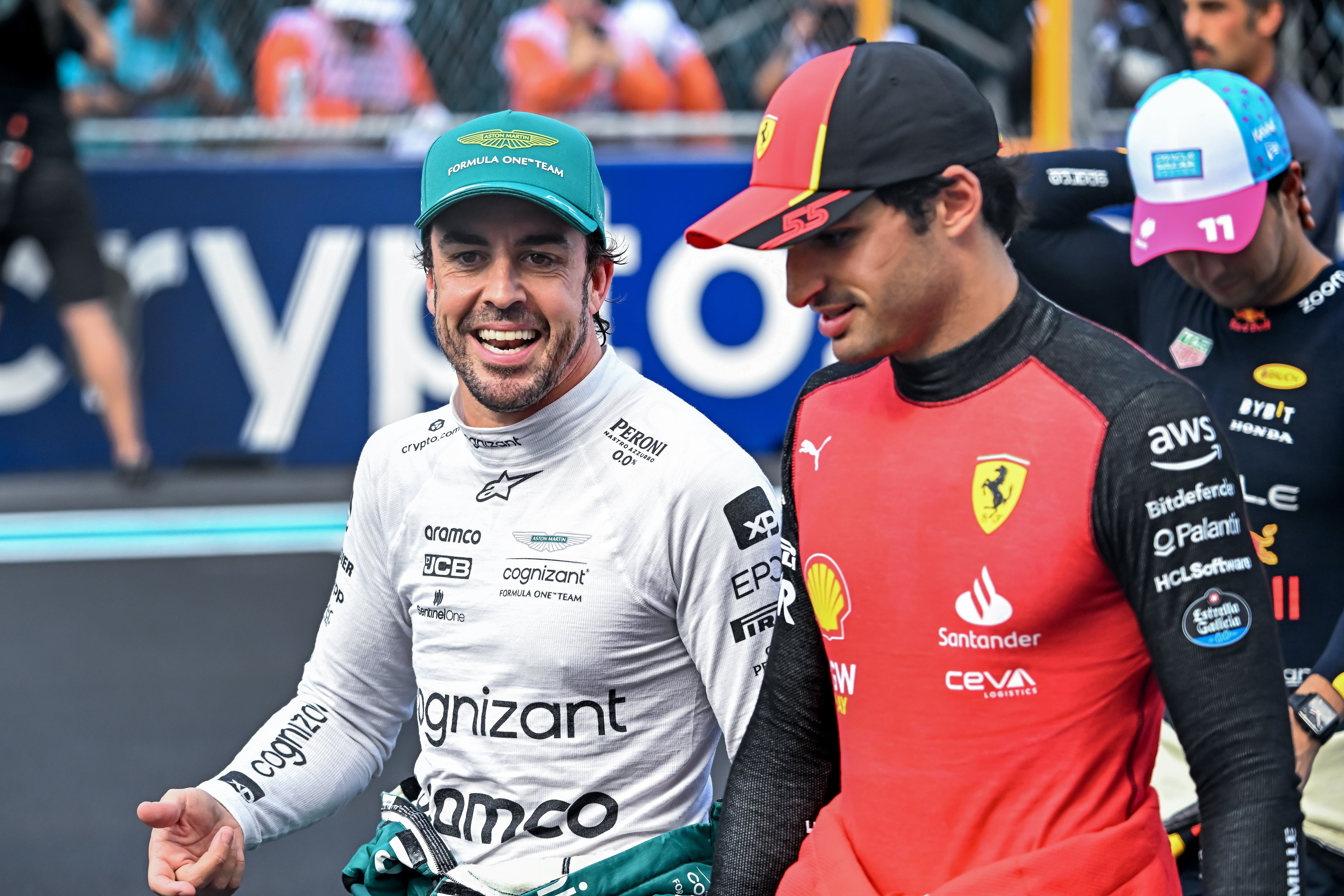 Fernando Alonso recibe interés tras su gran temporada en Aston Martin