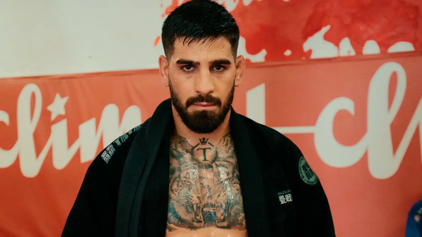 Ilia Topuria estará muy pendiente de la pelea entre Volkanovski y Makhachev