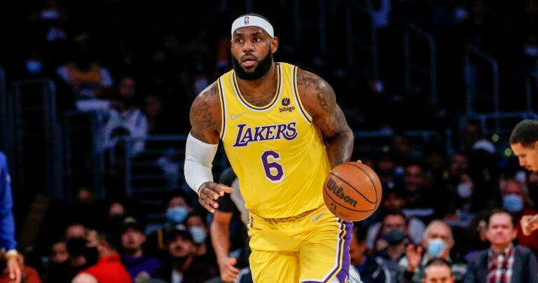 LeBron James podría salir de los Lakers a final de temporada