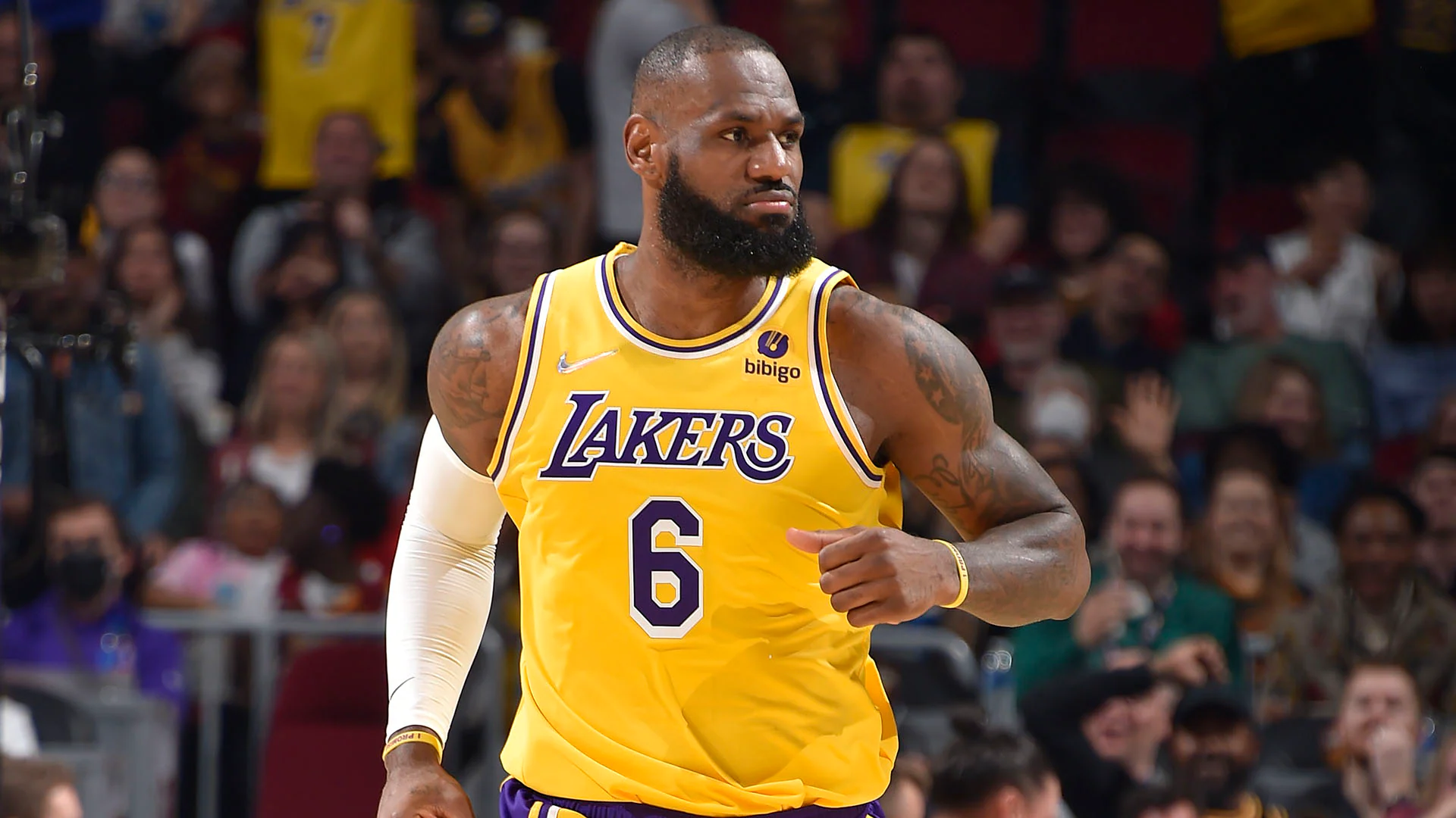 LeBron James podría salir de los Lakers a final de temporada