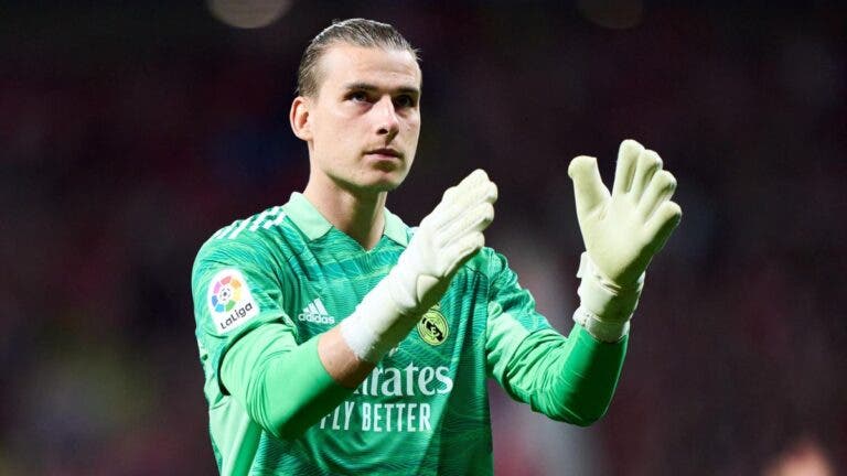 Lunin se acerca al Betis