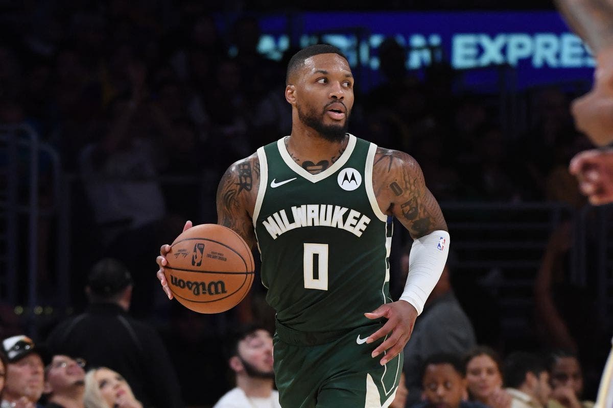 Milwaukee Bucks busca defensor para acompañar a Lillard