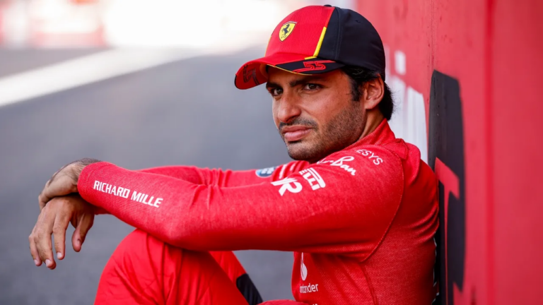 Carlos Sainz aún no sabe si seguirá en Ferrari