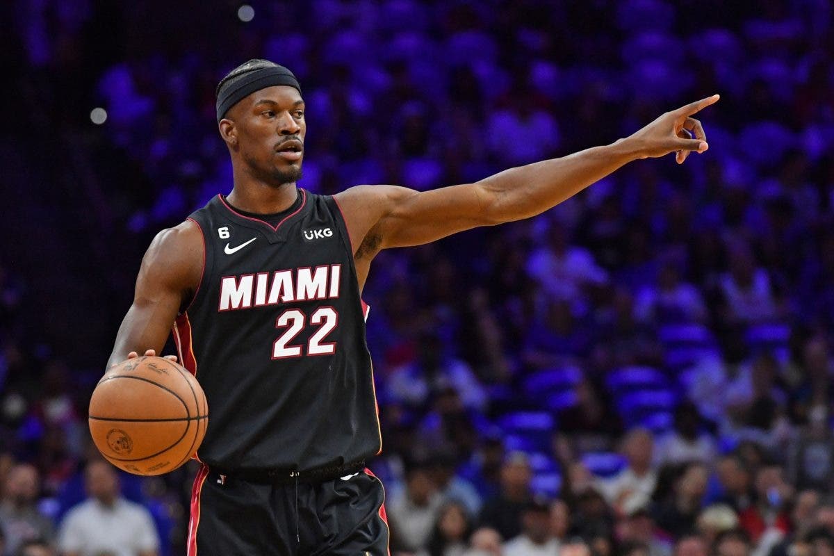 Butler mete a Miami Heat en la carrera por un All-Star
