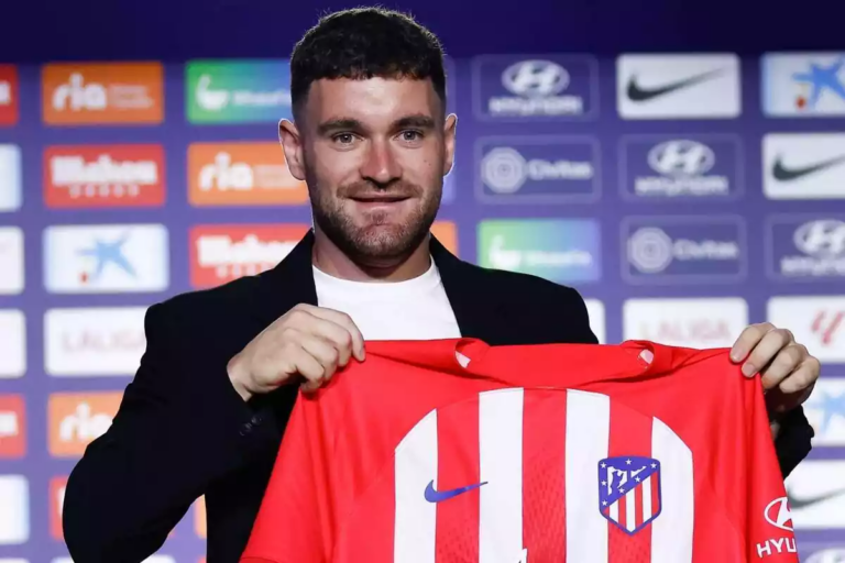 Javi Galán apunta a salir del Atlético