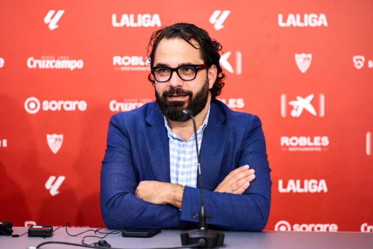 Víctor Orta podría acabar saliendo del Sevilla FC por la crisis institucional del club
