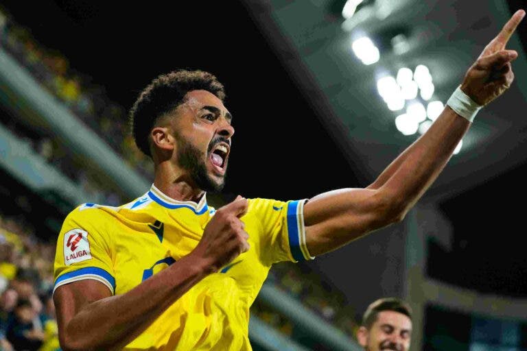 Chris Ramos no para de crecer en el Cádiz CF y muchos piden su llegada a la Selección