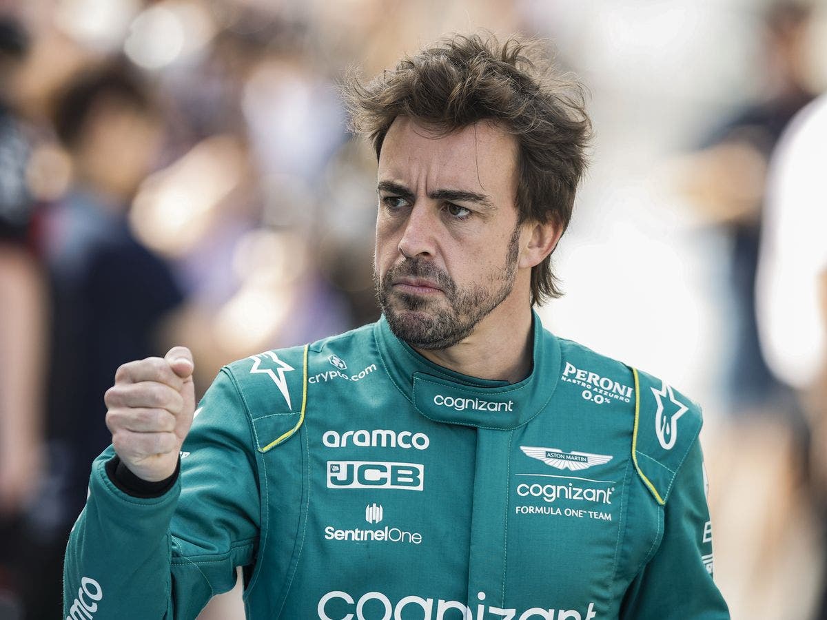 El joven que puede cerrarle la puerta de Mercedes a Fernando Alonso