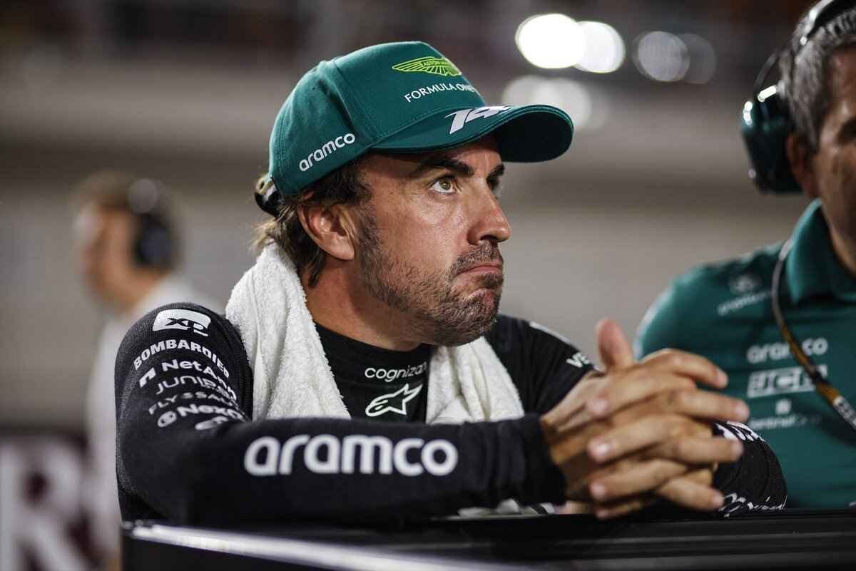 Completa el look de un verdadero fanático del equipo Aston Martin con  nuestra exclusiva Gorra del Piloto Fernando Alonso de la temporada…