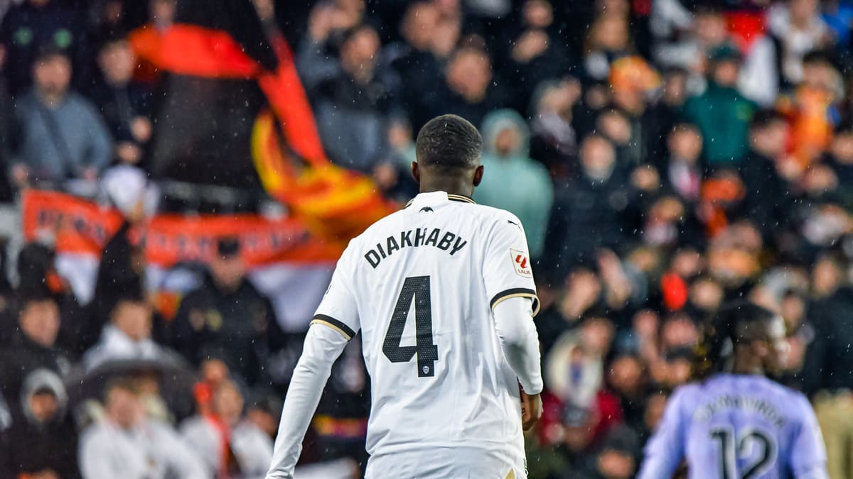 La lesión de Mouctar Diakhaby complica los planes del Valencia CF