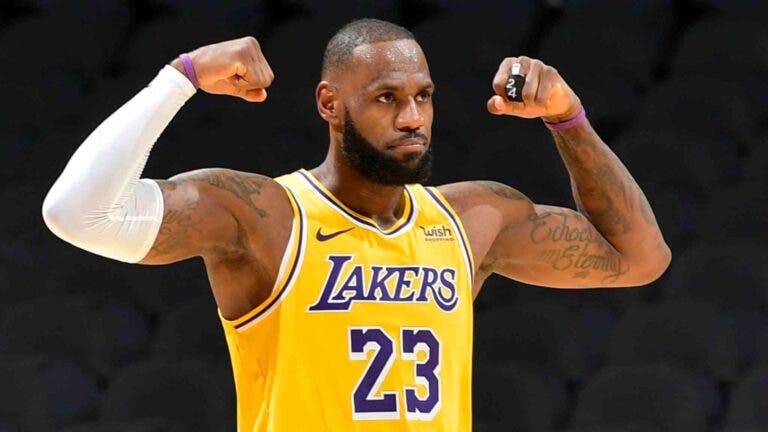 LeBron James agencia libre