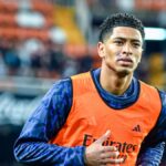 Jude Bellingham durante un entrenamiento, con gesto serio y concentrado.