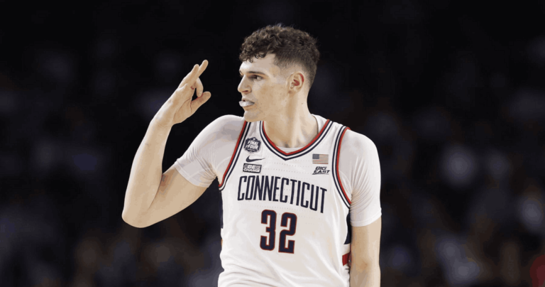 Donovan Clingan podría ser la primera selección del Draft de la NBA 2024