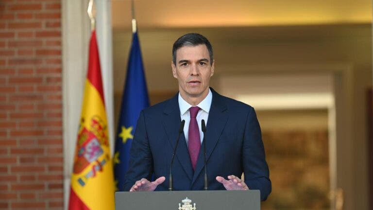 Pedro Sánchez máquina fango