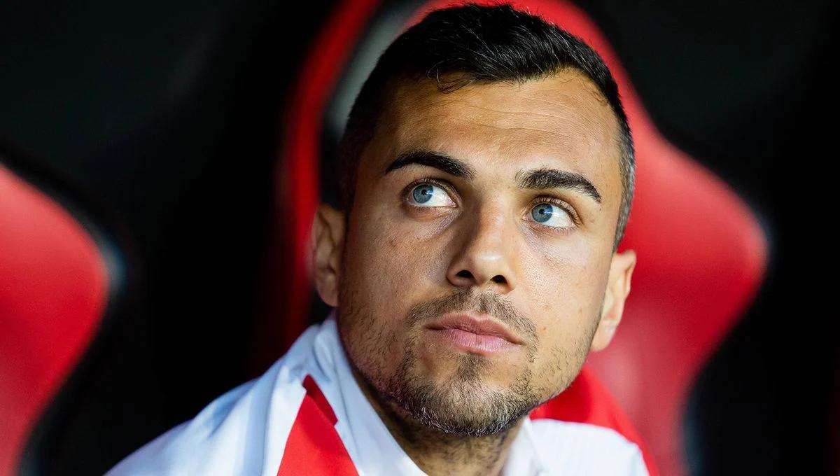 Joan Jordán, centrocampista del Sevilla FC, durante un entrenamiento bajo las órdenes de Matías Almeyda.