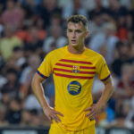 Marc Casadó en acción, pretendido por el Atlético de Madrid y clubes de la Premier League.