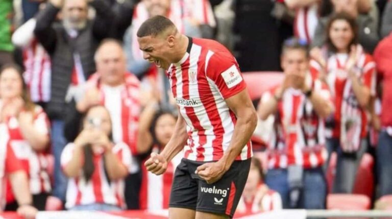 Maroan Sannadi, delantero del Athletic Club, durante una sesión de entrenamiento antes de su operación de menisco.