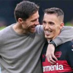 Alejandro Grimaldo celebrando un gol con el Bayer Leverkusen, pretendido por el Atlético de Madrid